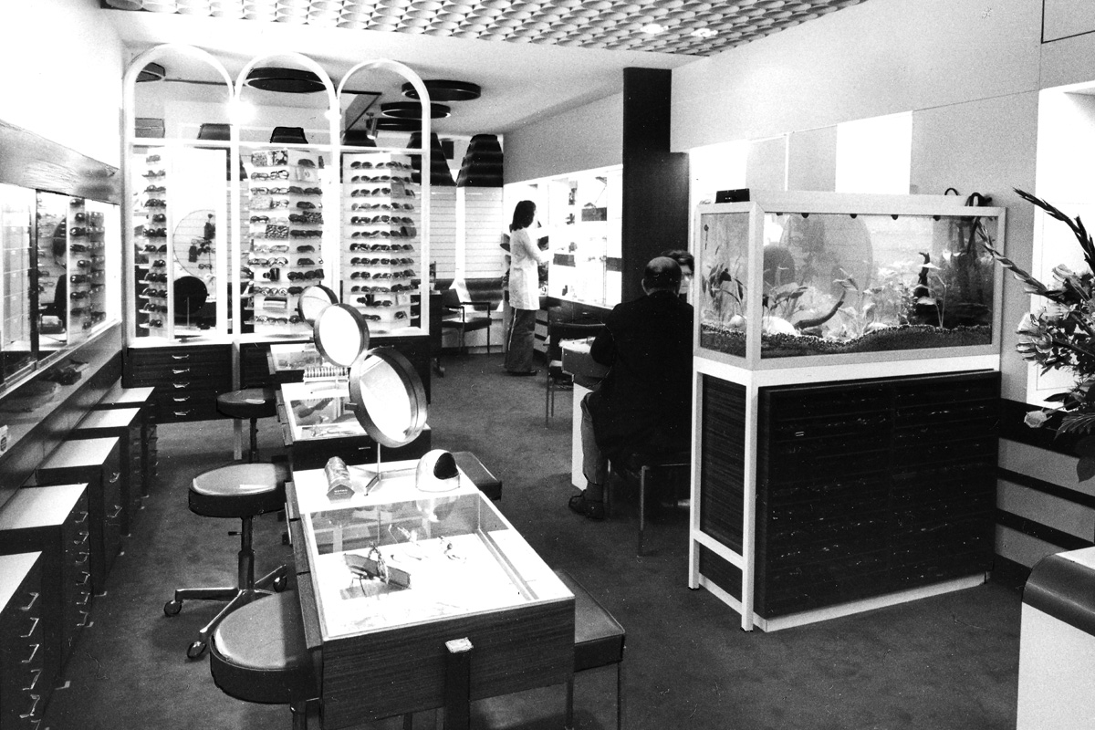 1974 - Ladeneinrichtung