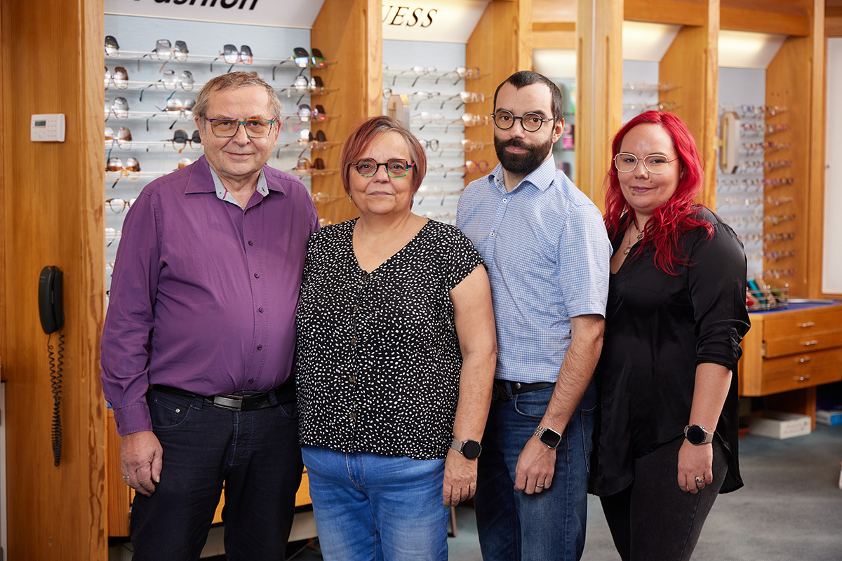 Zwei Generationen Optik Arnold GmbH